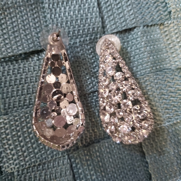 Earings - Picture 4 of 5